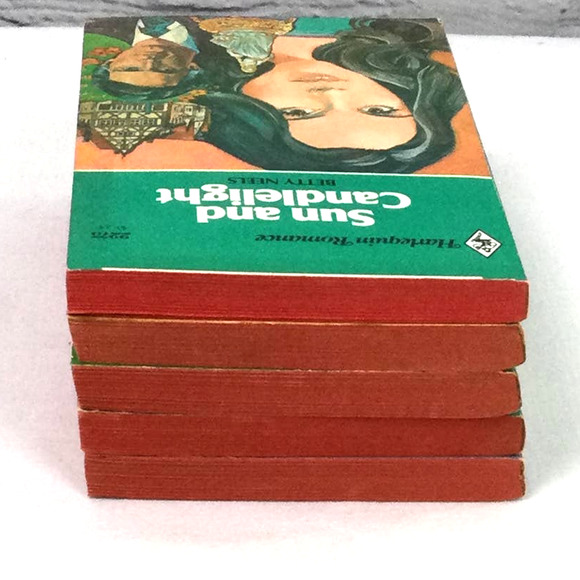 Harlequin Romance Classic Vintage 5 Book Bundle - Picture 5 of 9